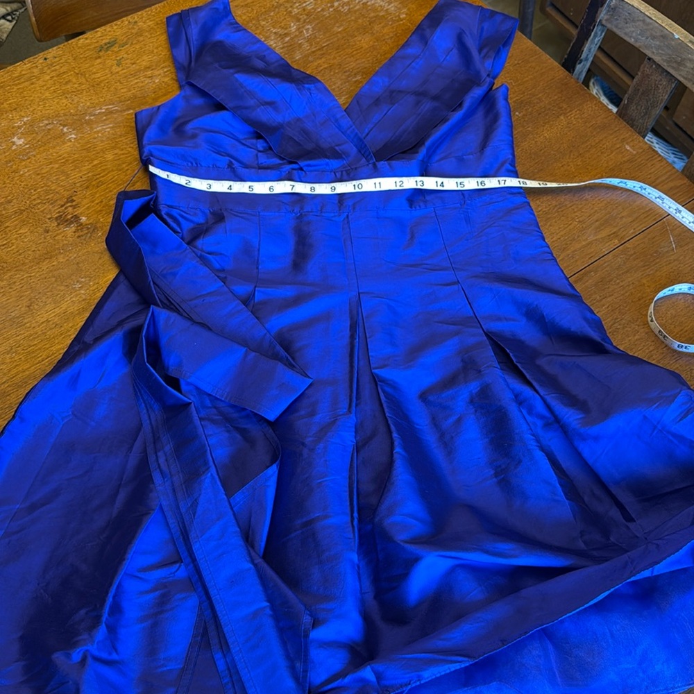Silk Tahari dress with tie at waist sz 14